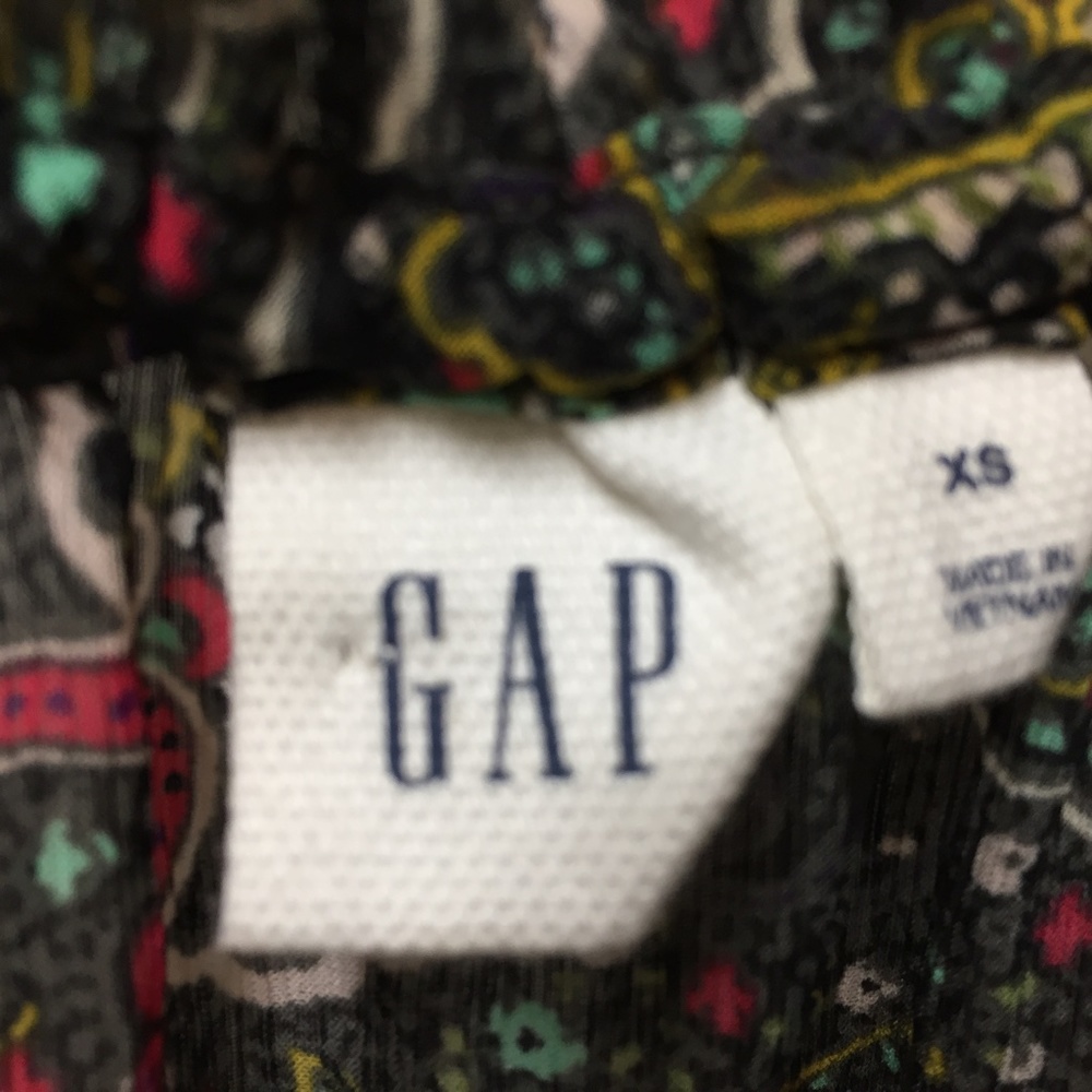 GAP Black & Green Paisley Top - Picture 9 of 16